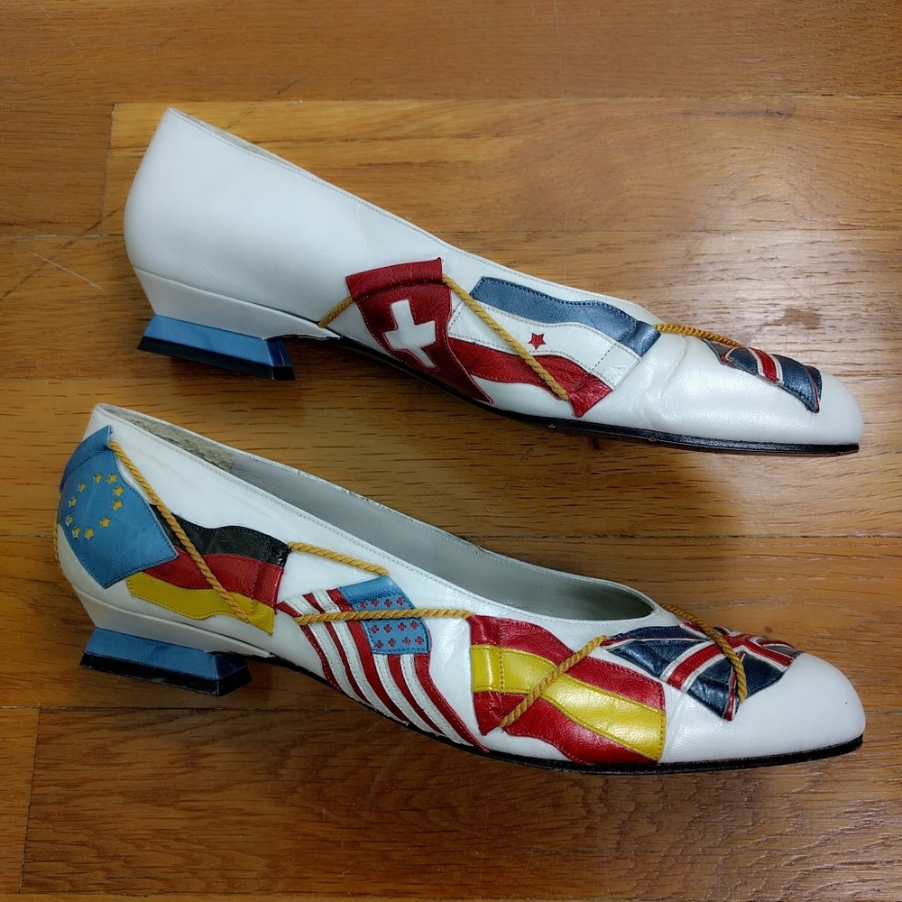Vtg Margaret J Metallic Leather Flag Flats 6